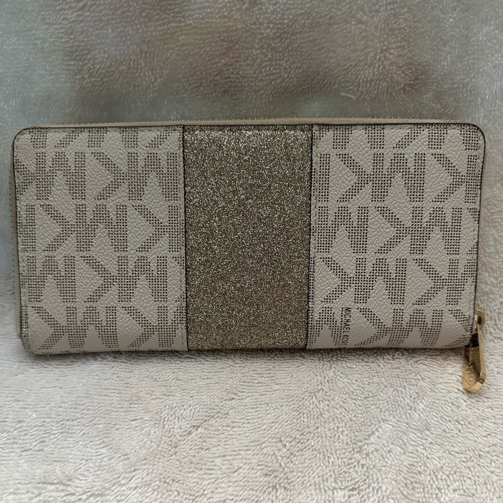 Michael Kors Vanilla Monogram Gold Glitter Center Stripe Large Wallet EUC - Picture 2 of 9